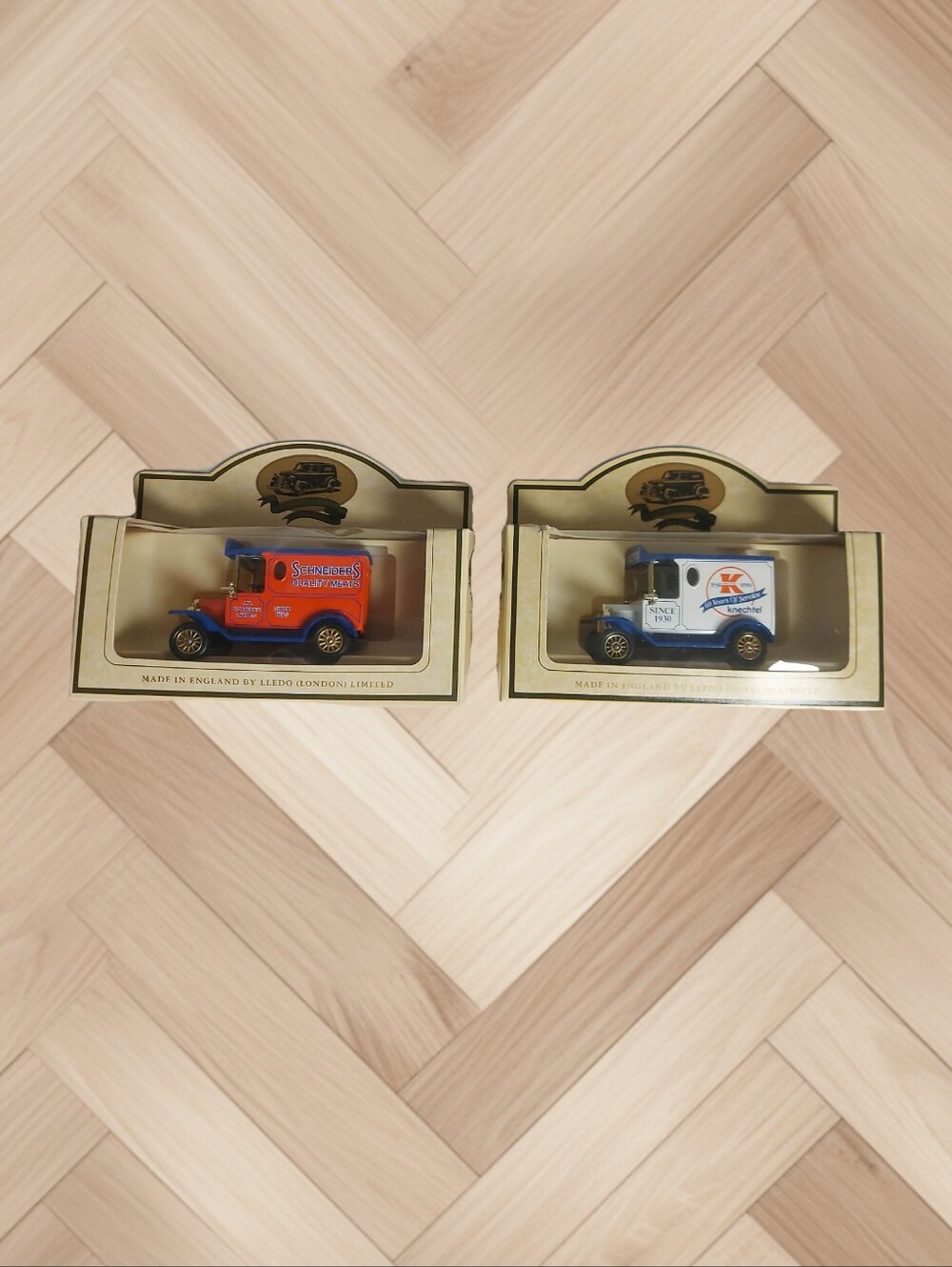 ​🏷️ Vintage Lledo Die-Cast Promotional Van Lot (Set of 2) – Made in England